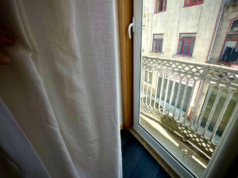 Prédio com 5 suítes no coração do Porto, com Alojamento Local (AL)