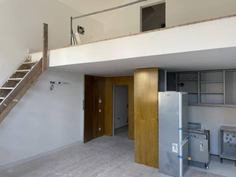 Maravilhoso edifício histórico situado numa das ruas mais conhecidas do Porto