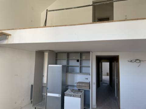 Maravilhoso edifício histórico situado numa das ruas mais conhecidas do Porto