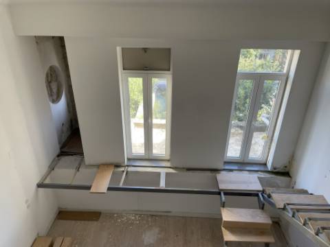 Maravilhoso edifício histórico situado numa das ruas mais conhecidas do Porto