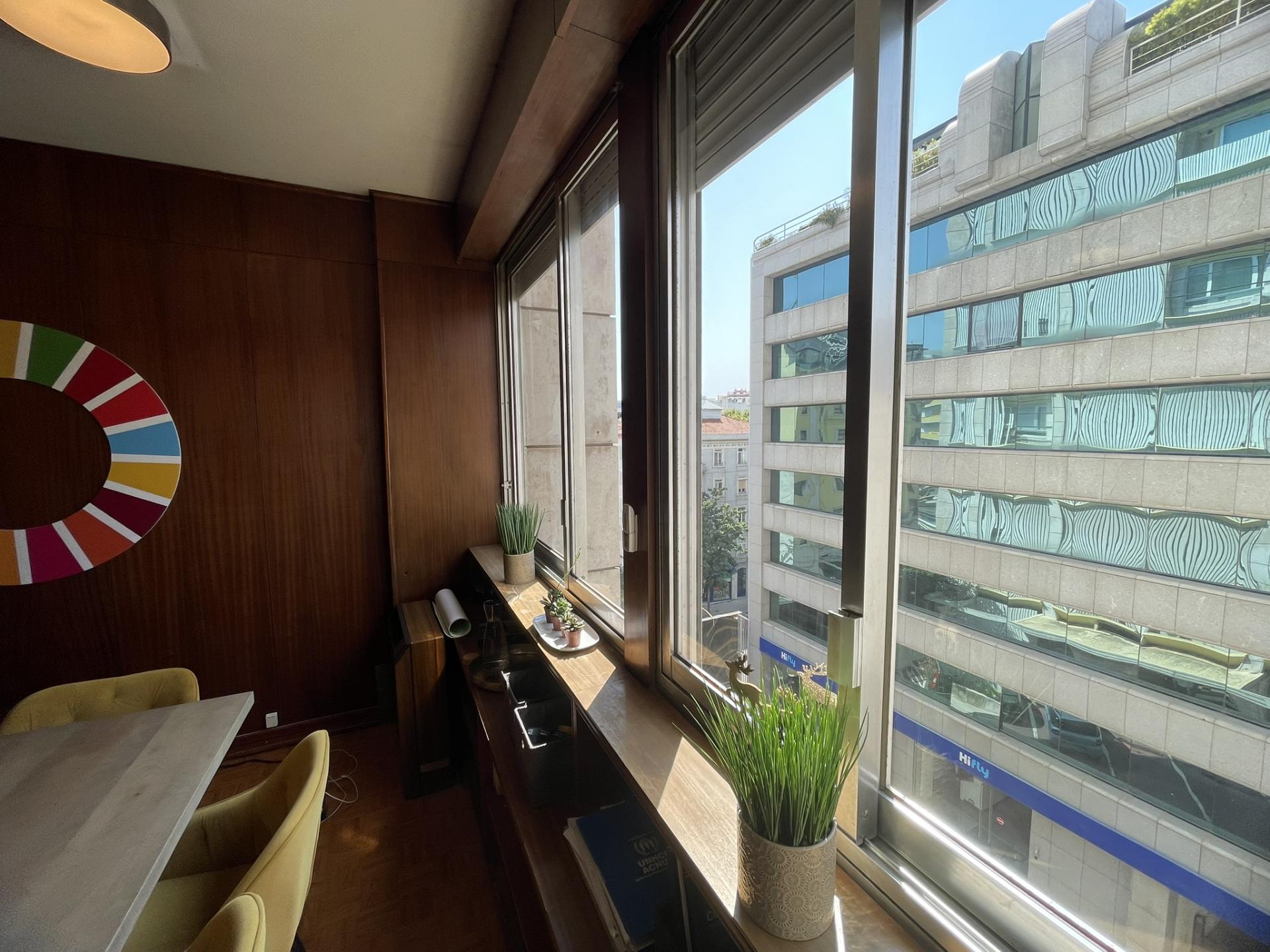 Escritório com duas salas para arrendar em localização de excelência