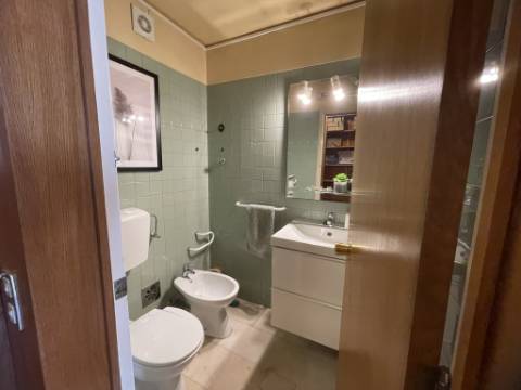 Escritório com duas salas para arrendar em localização de excelência