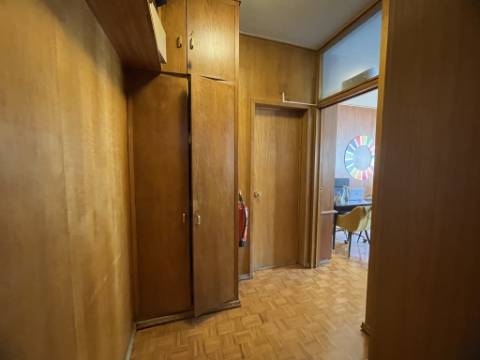 Escritório com duas salas para arrendar em localização de excelência