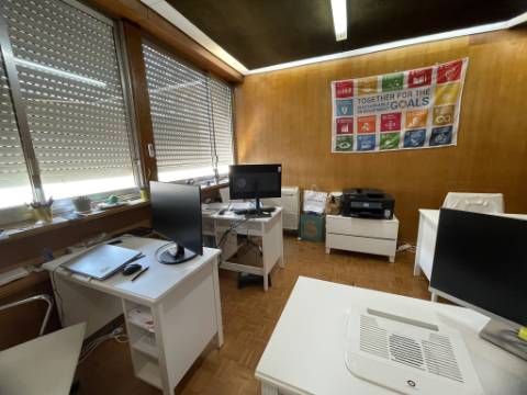 Escritório com duas salas para arrendar em localização de excelência