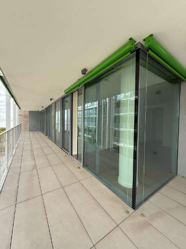 Espaçoso Apartamento de 3 Quartos com Amplo Terraço