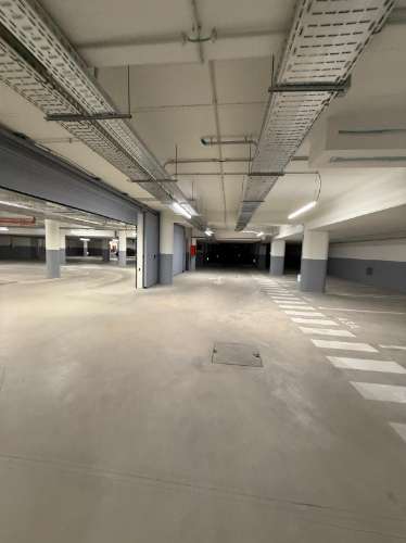 Espaçoso Apartamento de 3 Quartos com Amplo Terraço