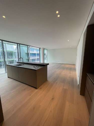 Espaçoso Apartamento de 2 Quartos com Amplo Terraço