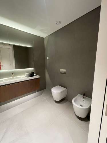 Espaçoso Apartamento de 2 Quartos com Amplo Terraço