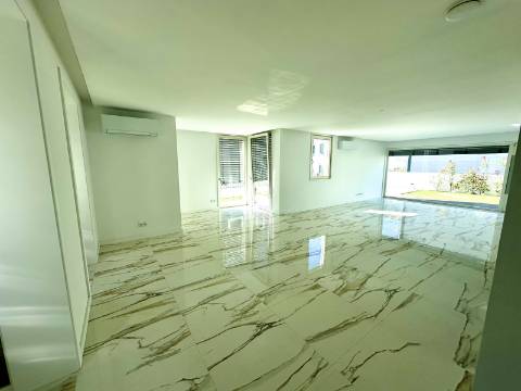 Moradia T3 premium em condomínio fechado em Leça da Palmeira