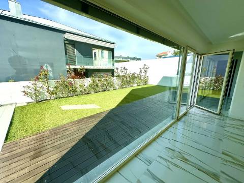 Moradia T3 premium em condomínio fechado em Leça da Palmeira