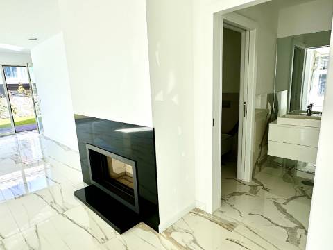 Moradia T3 premium em condomínio fechado em Leça da Palmeira