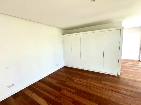 Moradia T3 premium em condomínio fechado em Leça da Palmeira