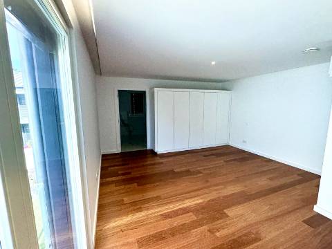 Moradia T3 premium em condomínio fechado em Leça da Palmeira