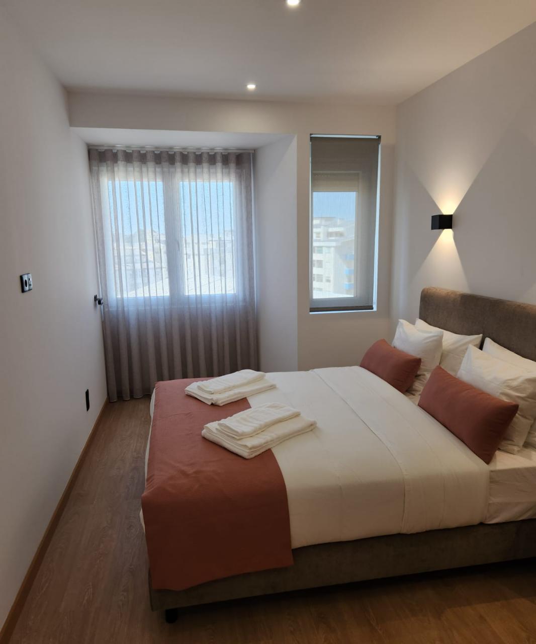 Novo apartamento T1, mobilado e equipado, próximo da FEUP e do Centro Comercial Parque Nascente.