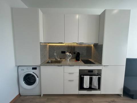 Novo apartamento T1, mobilado e equipado, próximo da FEUP e do Centro Comercial Parque Nascente.