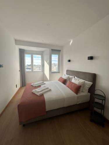 Novo apartamento T1, mobilado e equipado, próximo da FEUP e do Centro Comercial Parque Nascente.