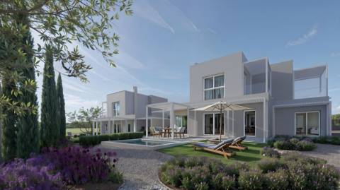 Moradia T2+1 com Piscina Privativa e Integração com o Campo de Golfe