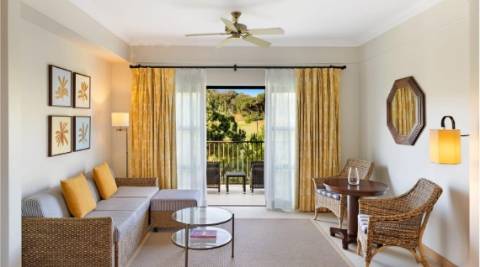 Apartamento T3 com Vista para Piscina e Jardim