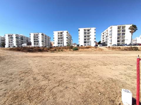 Lote Exclusivo em Lagoa - Oportunidade de Investimento no Algarve