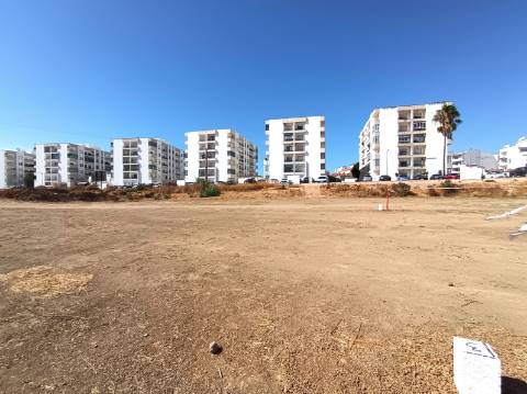 Lote Exclusivo em Lagoa - Oportunidade de Investimento no Algarve