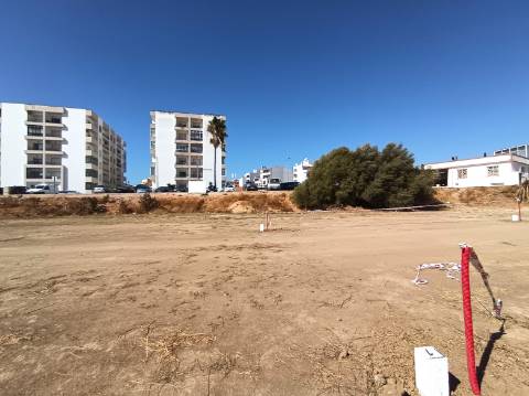 Lote Exclusivo em Lagoa - Oportunidade de Investimento no Algarve