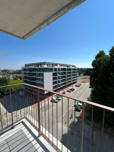 Luxuoso Apartamento T3 em Condomínio Fechado com Piscina, Jardim Privativo e Zonas de Lazer em Águas Santas