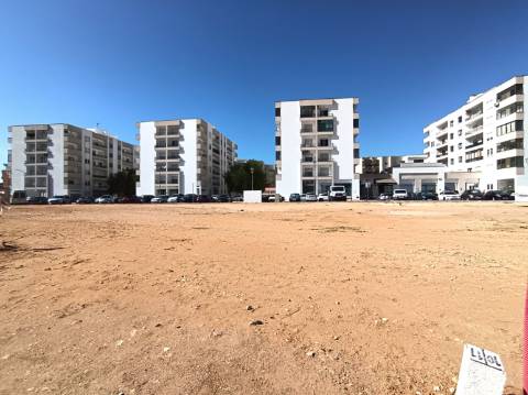 Lote Exclusivo em Lagoa - Oportunidade de Investimento no Algarve