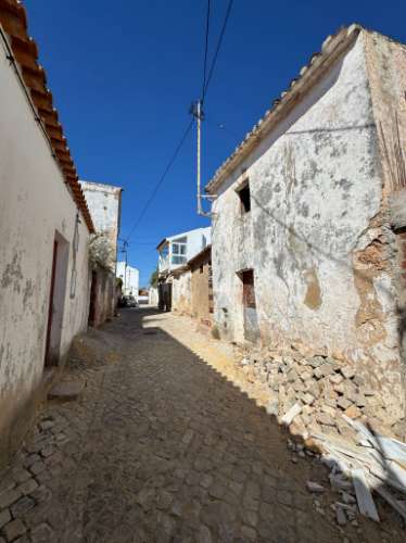 Conjunto residencial em aldeia pitoresca do Algarve