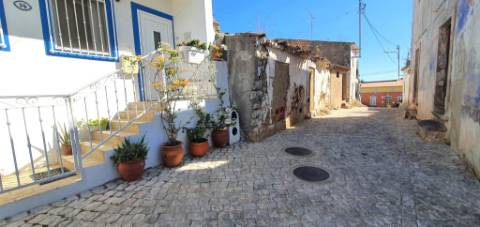 Conjunto residencial em aldeia pitoresca do Algarve