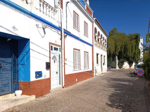 Conjunto residencial em aldeia pitoresca do Algarve