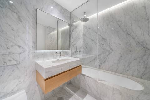 Moradia T3 Duplex com Jardim, Varanda e Garagem em Condomínio Privado na Foz