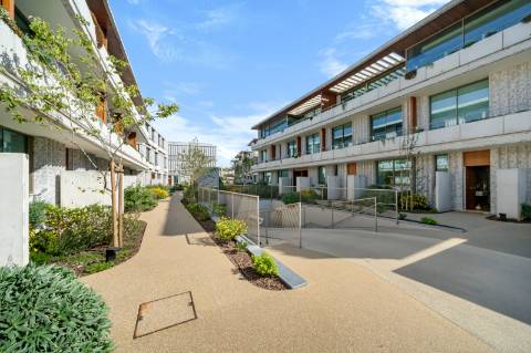 Moradia T3 Duplex com Jardim, Varanda e Garagem em Condomínio Privado na Foz