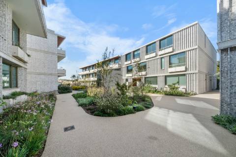 Moradia T3 Duplex com Jardim, Varanda e Garagem em Condomínio Privado na Foz