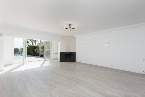 Moradia T3 - Cascais - Parede