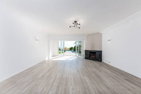 Moradia T3 - Cascais - Parede