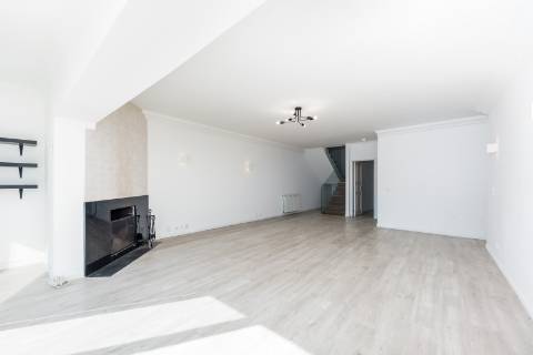 Moradia T3 - Cascais - Parede