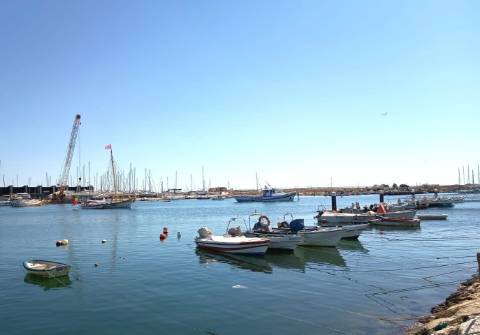 Luxo Frente ao Mar: Apartamento T2+1 em Lagos