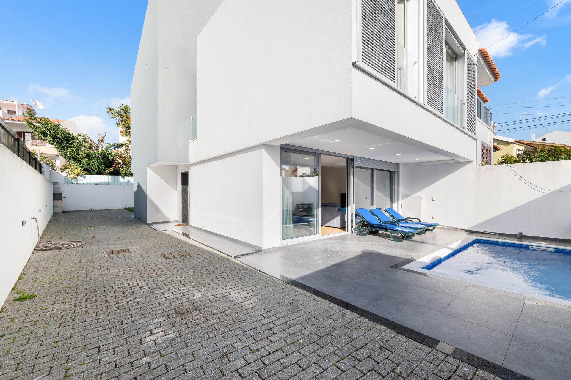 Moradia com Piscina em Cascais a 1 km da Praia