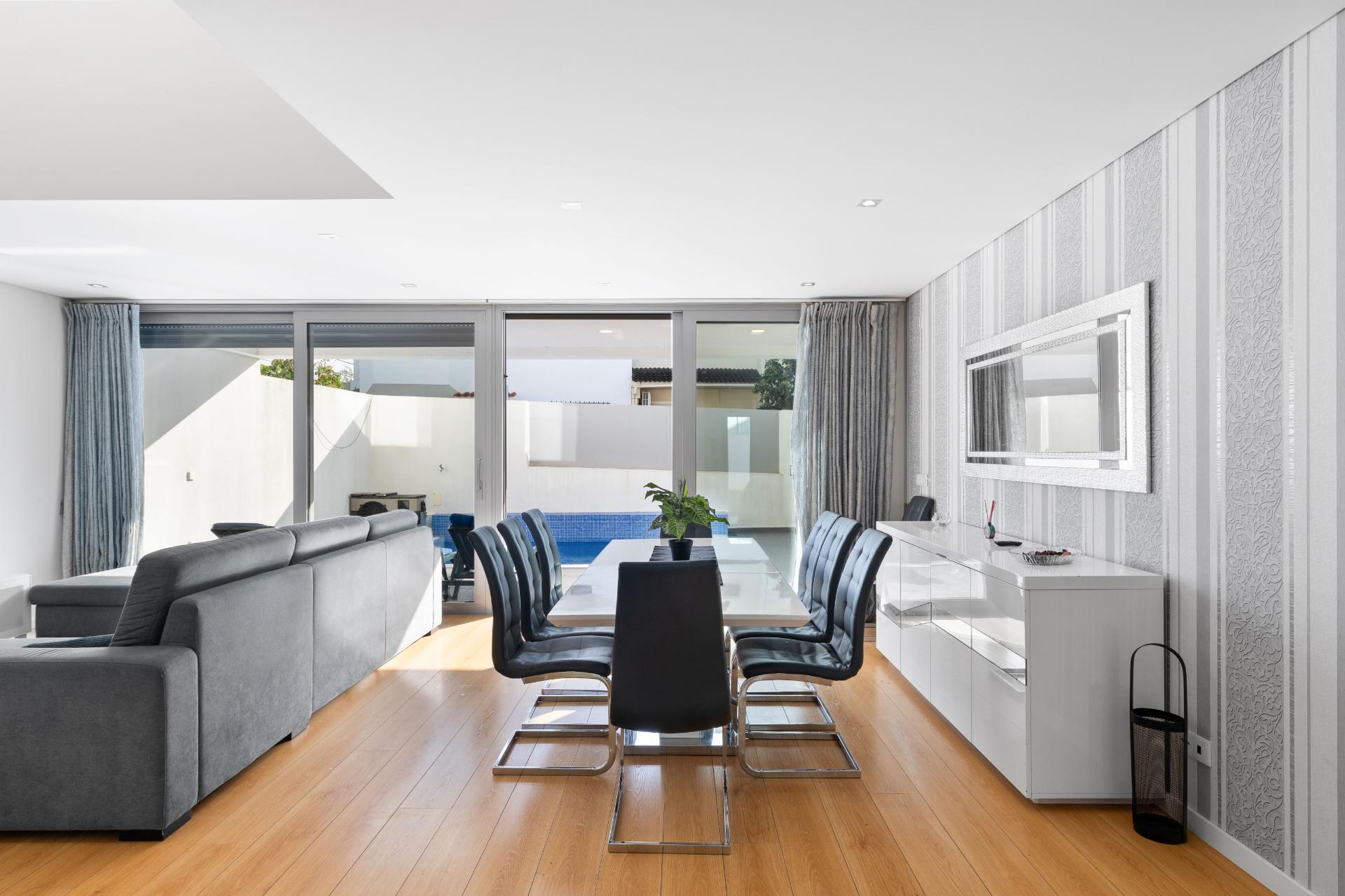 Moradia com Piscina em Cascais a 1 km da Praia