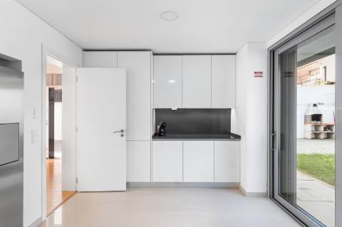 Moradia com Piscina em Cascais a 1 km da Praia