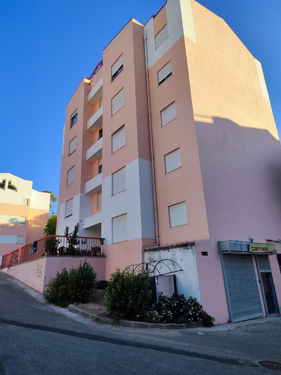 Estabelecimento comercial em Loures