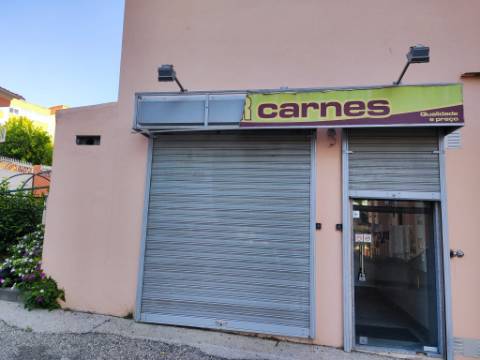 Estabelecimento comercial em Loures
