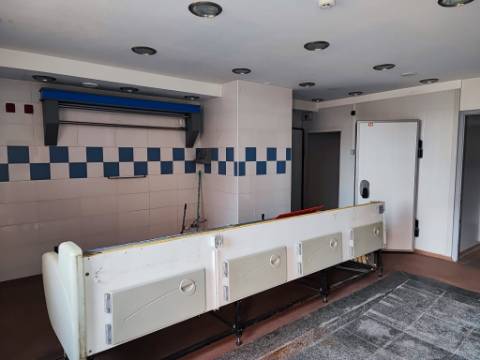 Estabelecimento comercial em Loures