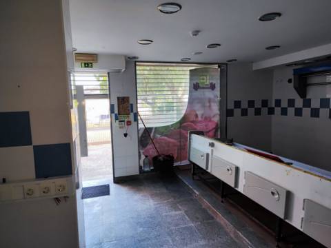 Estabelecimento comercial em Loures