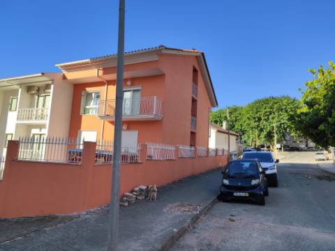 Estabelecimento comercial em Loures