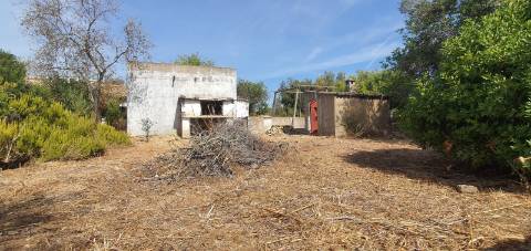 Casa para Reconstrução em Loulé - Reabilite, Transforme, Valorize