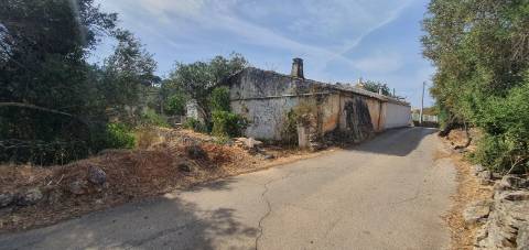 Casa para Reconstrução em Loulé - Reabilite, Transforme, Valorize