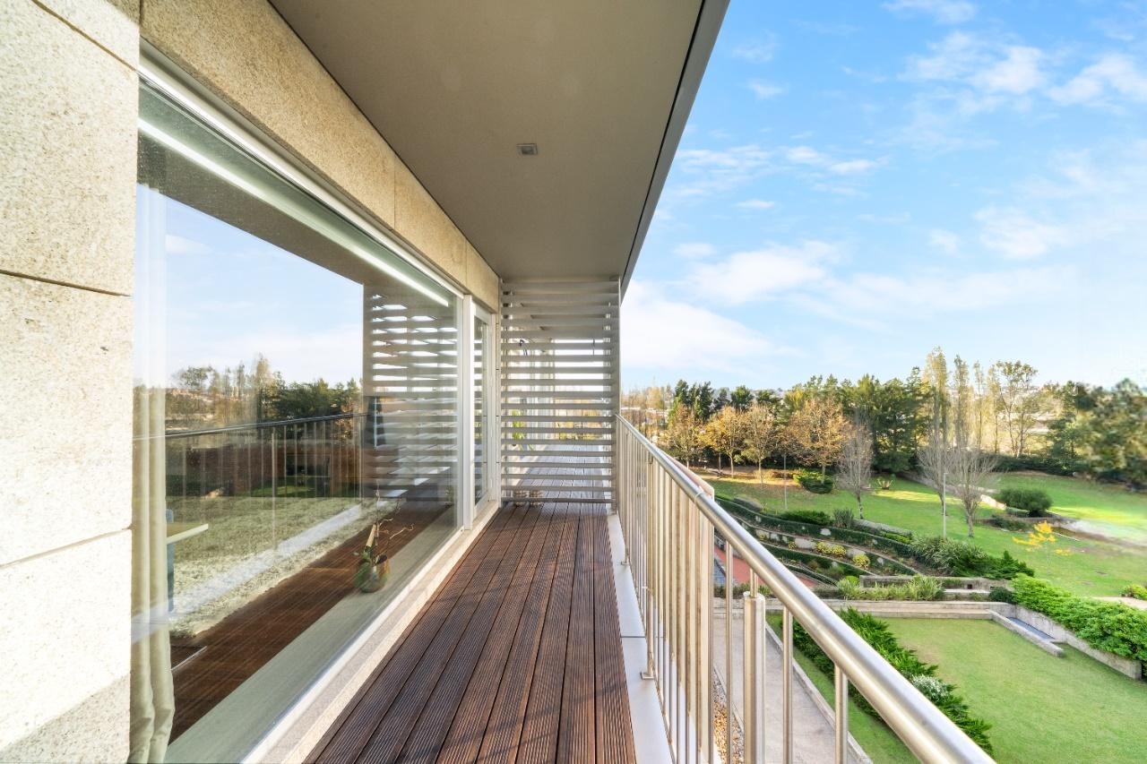 Apartamento T4 como novo, em condomínio de alto padrão