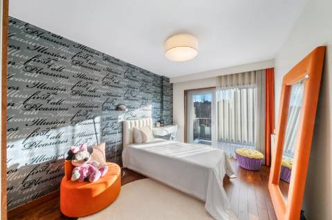 Apartamento T4 como novo, em condomínio de alto padrão