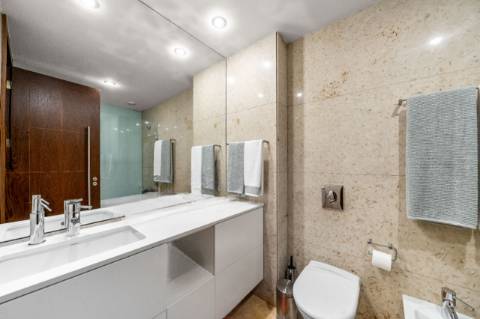 Apartamento T4 como novo, em condomínio de alto padrão